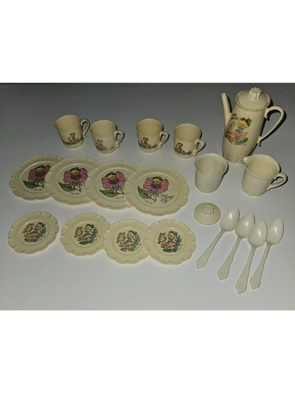 VTG 21 pc Chilton Toy Dish Lot Plate Cup Pitcher Lid Spoon 1983 AG Herself Elf